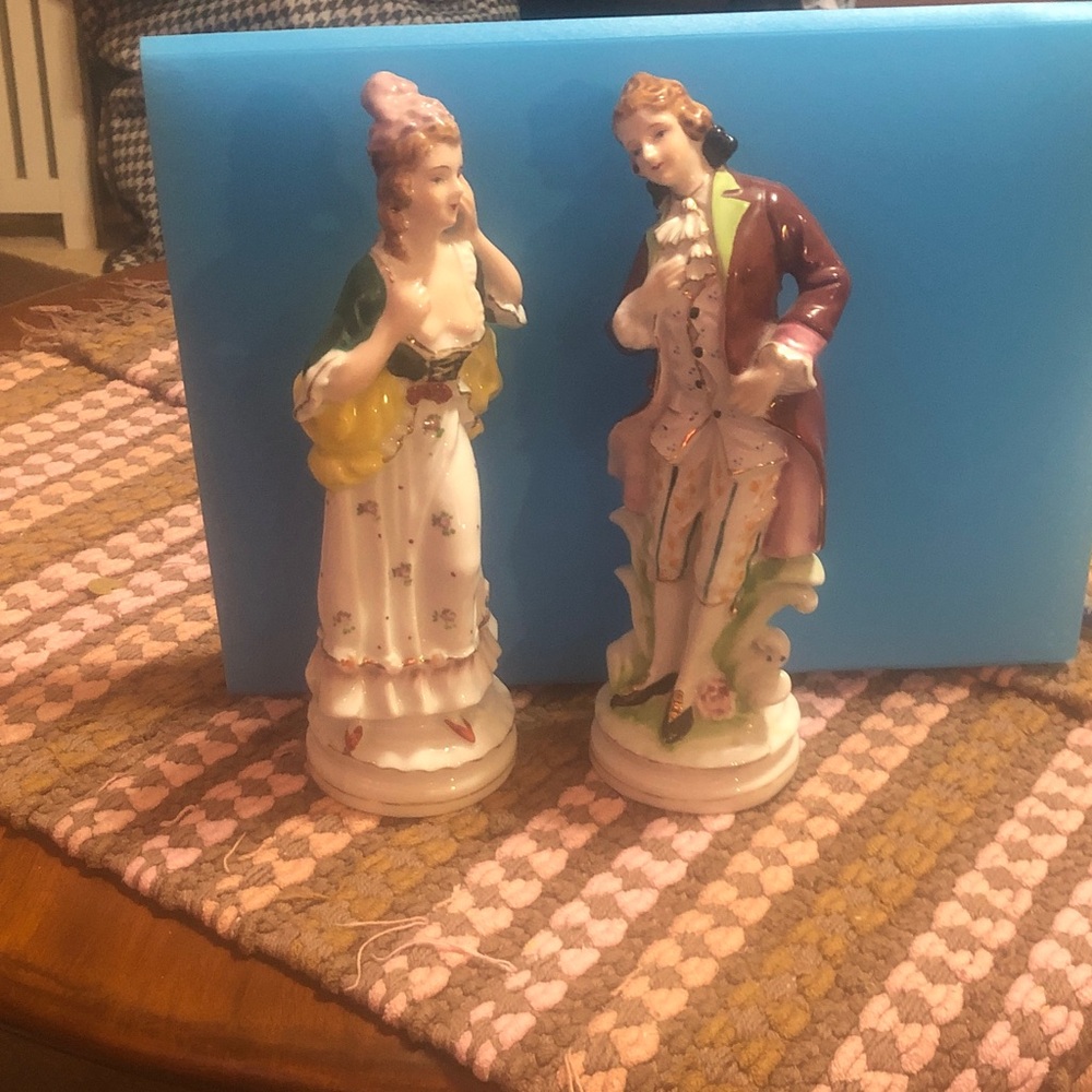 Porcelain Victorian Couple Figurines - Pastel Decorative Statues